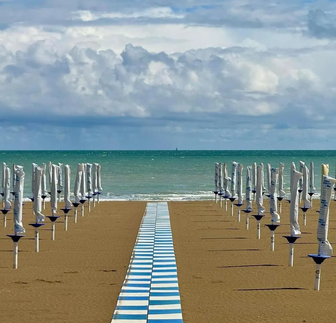 Apartament Caorle De Lux Swimming Pool, Parking, Garden 2 0*,